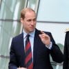 Le prince William rencontrait le 20 mai 2015, après la fin de son congé paternité, l'équipe féminine d'Angleterre de football au centre national de St George's Park, à Burton-upon-Trent dans le Staffordshire. Le duc a reçu en cadeau un maillot pour sa fille la princesse Charlotte de Cambridge, née le 2 mai.