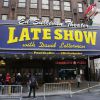 Bill Murray est sorti d'un gâteau pour la dernière de David Letterman à la tête du "Late Show" - 19 mai 2015