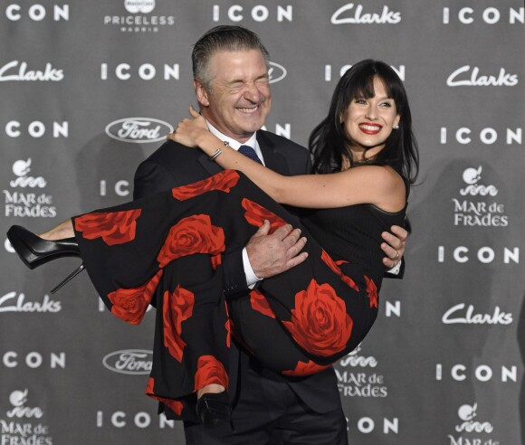 Alec Baldwin et sa femme Hilaria Thomas à la soirée Icon Awards à Madrid le 1 er octobre 2014  