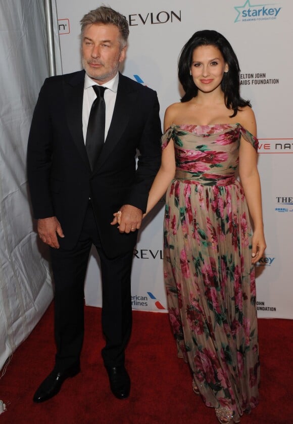 Alec Baldwin et Hilaria Baldwin - People a la soiree "Elton John AIDS Foundation" a New York le 15 octobre 2013 