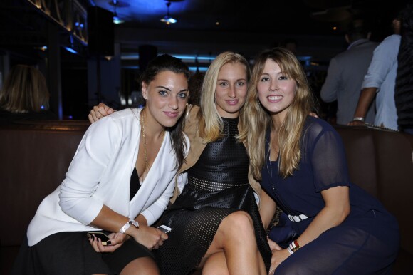 Ana Konjuh et Daria Gavrilova lors de la soirée des joueurs de Roland-Garros au premier étage de la Tour Eiffel, à Paris le 21 mai 2015
