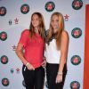 Les jumelles Karolina et Kristyna Pliskova lors de la soirée des joueurs de Roland-Garros, le 21 mai 2015 au premier étage de la Tour Eiffel à Paris