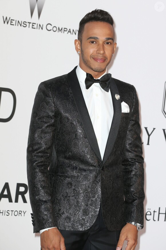 Lewis Hamilton sur le tapide rouge de la soirée "amfAR's Cinema Against AIDS" à l'hôtel de l'Eden Roc au Cap d'Antibes le 21 mai 2015
