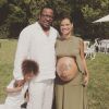 Sa fille Bobbi Kristina toujours inconsciente, Bobby Brown fête la baby-shower de son futur bébé avec sa femme Alicia et leur fils Cassius. Sur Instagram, le 18 mai 2015