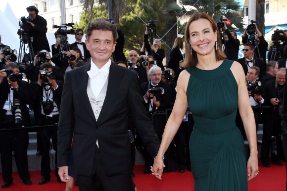 Carole Bouquet et son compagnon Philippe Sereys de Rothschild - Montée des marches du film "The Little Prince" (Le Petit Prince) lors du 68e Festival International du Film de Cannes, le 22 mai 2015. 