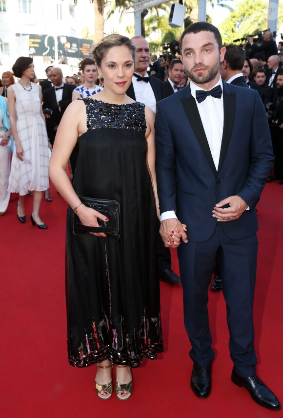 Alysson Paradis enceinte et son compagnon Guillaume Gouix - Montée des marches du film "Inside Out" (Vice-Versa) lors du 68e Festival International du Film de Cannes, à Cannes le 18 mai 2015. 