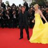 Charlize Theron et son fiancé Sean Penn - Montée des marches du film "Mad Max : Fury Road" lors du 68e Festival International du Film de Cannes, à Cannes le 14 mai 2015.