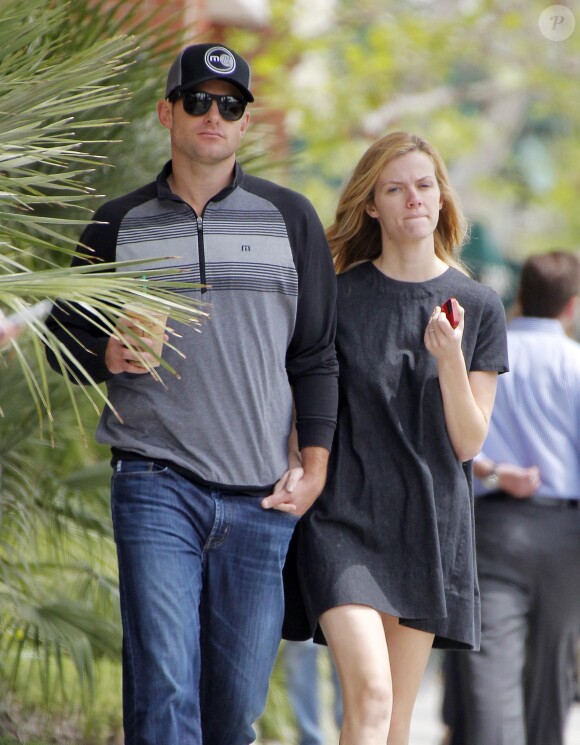 Andy Roddick et Brooklyn Decker dans les rues de Los Angeles,le 17 avril 2014