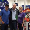 Andy Roddick, sa belle Morgan Beck, enceinte, lors d'une virée shopping pour la Fondation de l'ancien tennisman - photo publiée sur Twitter le 26 mai 2015