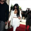 Kim Kardashian arrive à l'aéroport de Los Angeles le 9 mai 2015. 