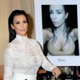  Kim Kardashian d&eacute;dicace son nouveau livre "Selfish" chez Barnes &amp; Noble &agrave; New York. Le 5 mai 2015  