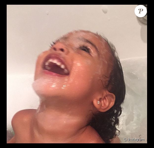 North dans son bain, sur Instagram le 28 mai 2015