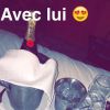 Amélie Neten amoureuse : soirée champagne au lit avec son boyfriend !