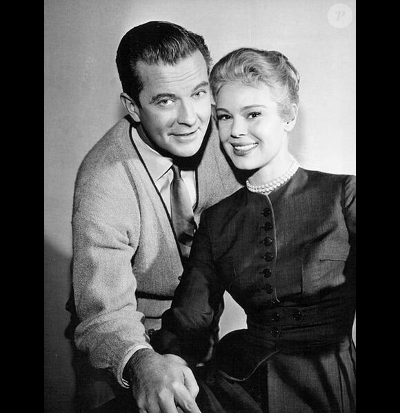 William Lundigan et Betsy Palmer dans le show TV Playhouse 90 en 1958.