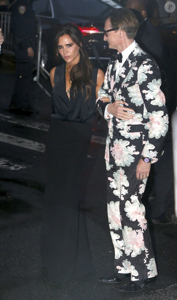 Victoria Beckham et Hamish Bowles arrivent à l'Alice Tully Hall, au Lincoln Center, pour assister aux CFDA Fashion Awards 2015. New York, le 1er juin 2015.