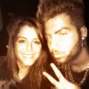 Lucas Zakuri (The Island) ami avec de nombreuses stars de la télé-réalité. Selfie avec la jolie Anaïs Camizuli