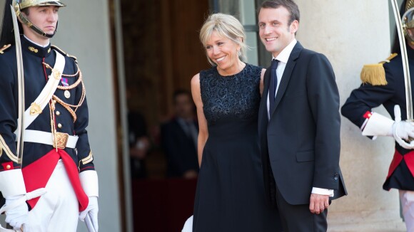Emmanuel Macron et son épouse, un couple rare, devant Letizia d'Espagne
