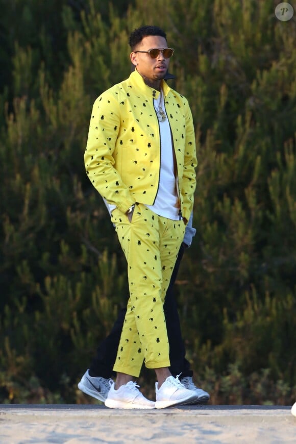 Chris Brown sur le tournage du clip 'Do It Again' de Pia Mia (feat. Tyga) à Malibu. Le 3 juin 2015.