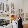 Camilla, duchesse de Cornwall, découvre les oeuvres de l'exposition d'été de la Royal Academy of Arts. Londres, le 2 juin 2015.