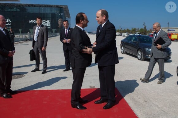 Le prince Albert II de Monaco est accueilli par le président François Hollande et participaient le 4 juin 2015 au sommet méditerranéen contre le réchauffement climatique, MEDCOP21, à Marseille.