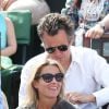 Anne-Sophie Lapix et son mari Arthur Sadoun dans les tribunes de Roland-Garros lors de la finale homme, le 7 juin 2015 à Paris