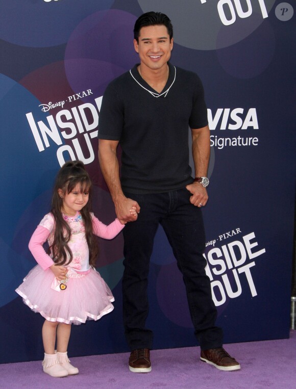 Mario Lopez et sa fille Gia - Avant-première du film "Inside Out" à Hollywood, le 8 juin 2015. 