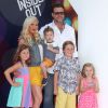 Tori Spelling avec son mari Dean McDermott et leurs enfants Finn, Stella, Hattie et Liam - Avant-première du film "Inside Out" à Hollywood, le 8 juin 2015.