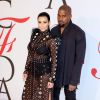 Kim Kardashian et son mari Kanye West aux CFDA Fashion Awards 2015 au Lincoln Center à New York, le 1er juin 2015.