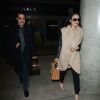 Lionel Richie et sa compagne Lisa Parigi arrivent à l'aéroport LAX de Los Angeles. Le 9 avril 2015