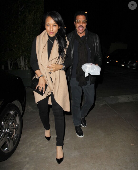 Lionel Richie et sa petite-amie Lisa Parigi à la sortie du restaurant Ago à West Hollywood, le 3 janvier 2015.  