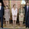 La famille royale espagnole (Felipe, Letizia, Elena, Cristina et Iñaki Urdagarin) lors de la fête nationale le 12 octobre 2011. L'infante Cristina a été déchue le 12 juin 2015 de son titre de duchesse de Palma de Majorque, sur décision de son frère le roi Felipe VI, en raison de sa mise en examen dans l'affaire Noos.