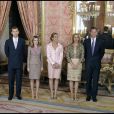  La famille royale espagnole (Felipe, Letizia, Elena, Cristina et Iñaki Urdagarin) lors de la fête nationale le 12 octobre 2011. L'infante Cristina a été déchue le 12 juin 2015 de son titre de duchesse de Palma de Majorque, sur décision de son frère le roi Felipe VI, en raison de sa mise en examen dans l'affaire Noos. 