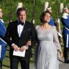 La princesse Madeleine, enceinte de huit mois, à son arrivée avec son mari Christopher O'Neill à Skeppsholmen pour le dîner de répétition du mariage du prince Carl Philip de Suède et Sofia Hellqvist, le 12 juin 2015 à Stockholm. Le couple, par précaution, a préféré arriver en voiture plutôt que d'embarquer à bord du S/S Stockholm comme les autres convives.