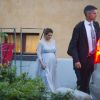 La princesse Madeleine de Suède, enceinte, quittant avec son mari Chris O'Neill peu avant 22h30 le 12 juin 2015 l'Eric Ericson Hall à Stockholm, après avoir pris part au dîner à la veille du mariage du prince Carl Philip de Suède et Sofia Hellqvist.