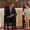 Le roi Felipe VI et la reine Letizia d'Espagne, en Felipe Varela, remettaient le 10 juin 2015 au monastère San Salvador de Leyre, en Navarre, le prix Prince de Viana de la Culture.