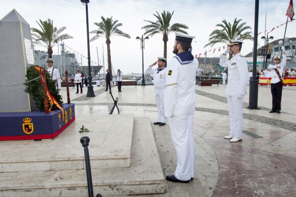 Le roi Felipe VI d'Espagne assiste à une cérémonie en l'honneur du centenaire de la création de la flotte sous-marine à Carthagène le 11 juin 2015.