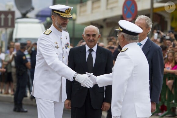 Le roi Felipe VI d'Espagne assiste à une cérémonie en l'honneur du centenaire de la création de la flotte sous-marine à Carthagène le 11 juin 2015.