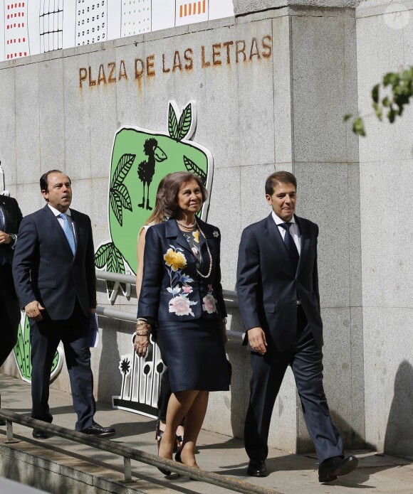 La reine Sofia d'Espagne a visité le centre de recyclage Ecoembe à Madrid, le 10 juin 2015