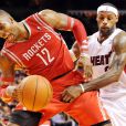  LeBron James du Heat de Miami face &agrave; Dwight Howard des Rockets de Houston, &agrave; l'AmericanAirlines Arena de Miami, le 16 mars 2014 