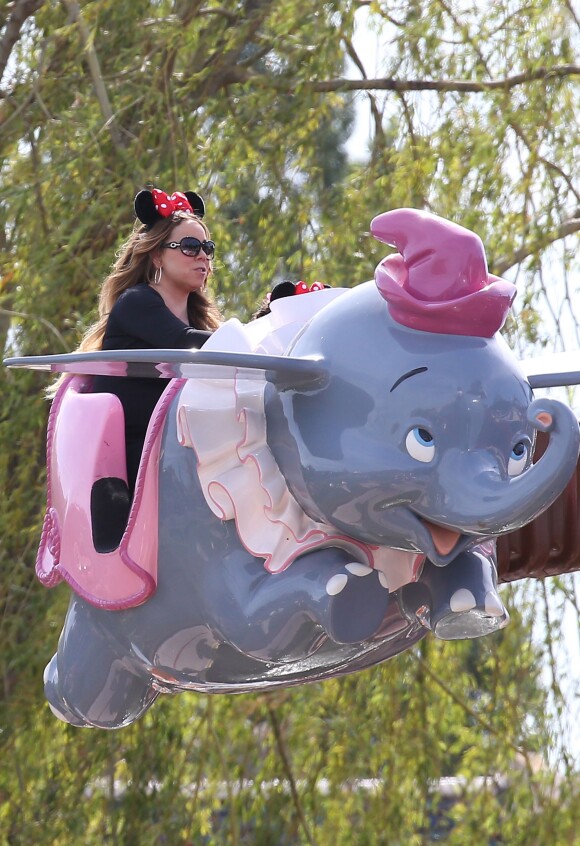 Exclusif - La chanteuse Mariah Carey et ses enfants Moroccan et Monroe à Disnelyland le 7 juin 2015.