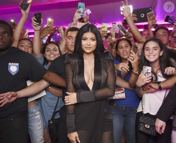 La craquante Kylie Jenner lors de l'inauguration de Sugar Factory Miami à Miami, le 19 juin 2015 