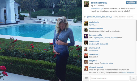 Paulina Gretzky, en couple avec Dustin Johnson, annonce sa grossesse sur Instagram le 24 septembre 2014. 