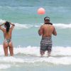 Karrueche Tran profite d'un après-midi ensoleillé sur une plage de Miami. Le 15 juin 2015.