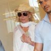 Britney Spears prend un vol à l'aéroport de Los Angeles, le 18 juin 2015 