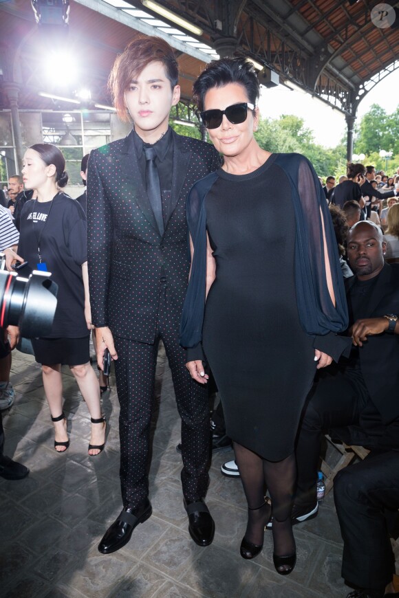 Kris Vu et Kris Jenner - People au défilé de mode masculine Givenchy PAP Printemps / été 2016 à la Halle aux Chevaux à Paris le 26 juin 2015.
