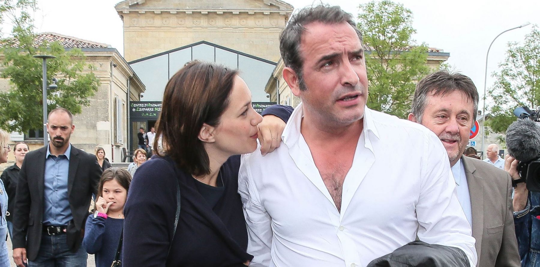 Jean Dujardin Origine Parents Jean Dujardin : Honoré devant sa chérie Nathalie Péchalat et ses