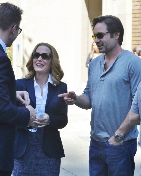 Gillian Anderson et David Duchovny sur le tournage de "The X-Files" à Vancouver, le 9 juin 2015