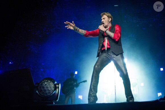 Exclusif - Johnny Hallyday sur scène lors de son premier concert, à Nîmes le 2 juillet 2015.02/07/2015 - Nîmes