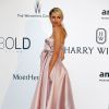 Karolina Kurkova - Photocall de la soirée "22nd edition of AmfAR's Cinema Against AIDS" Gala à l'hôtel de l'Eden Roc au Cap d'Antibes le 21 mai 2015, lors du 68ème festival du film de Cannes.