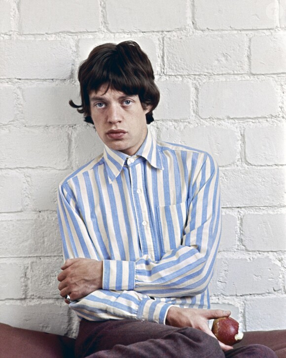 Mick Jagger pose sous l'objectif de Jean-Marie Périer dans les années 60. Cliché publié dans l'ouvrage 100 photos de Jean-Marie Périer pour la liberté de la presse, vendu au profit de Reporters sans frontières.